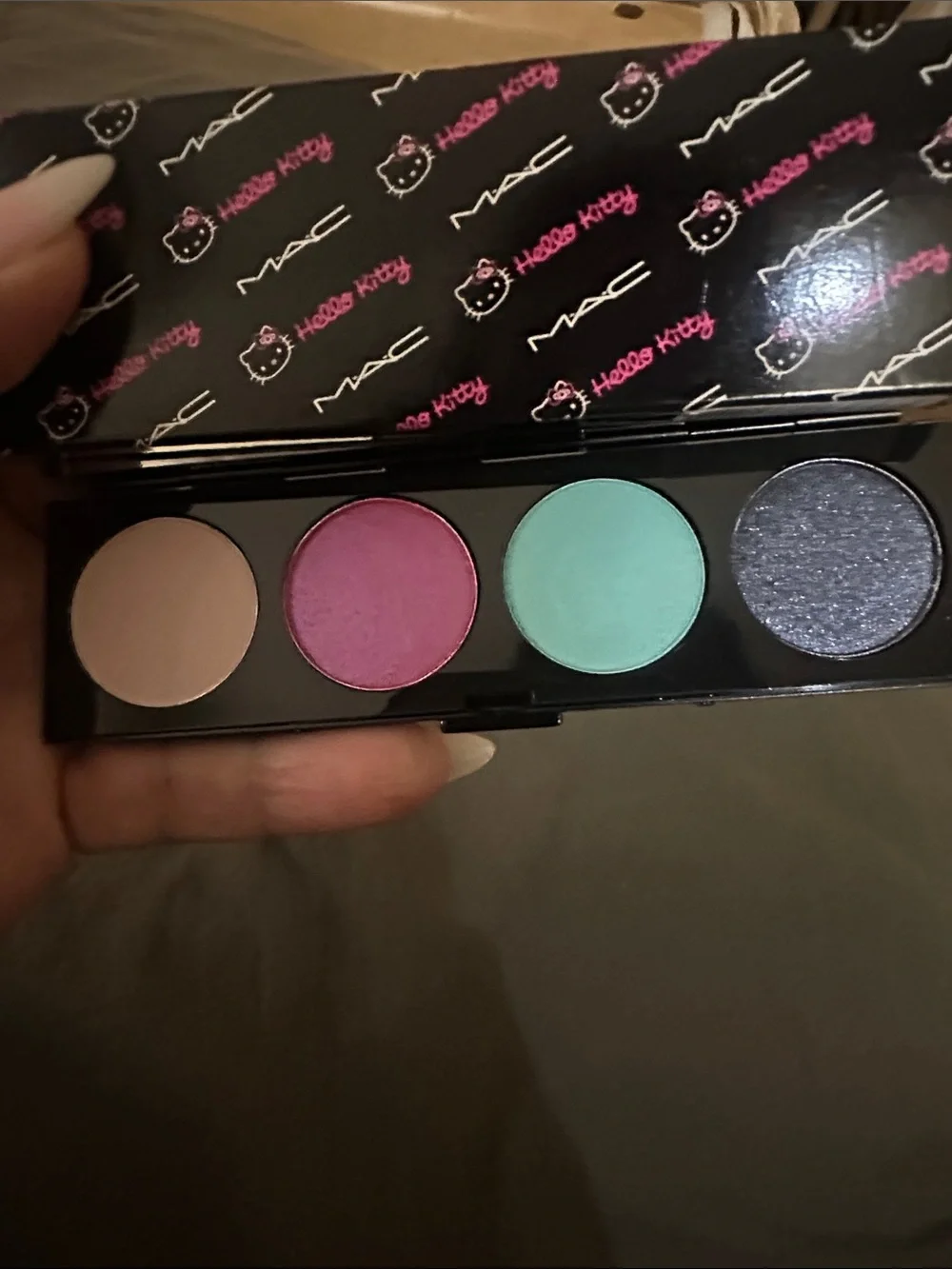 MAC Cosmetics Hello Kitty Mini Quad - Peach, Pink, Mint, Navy